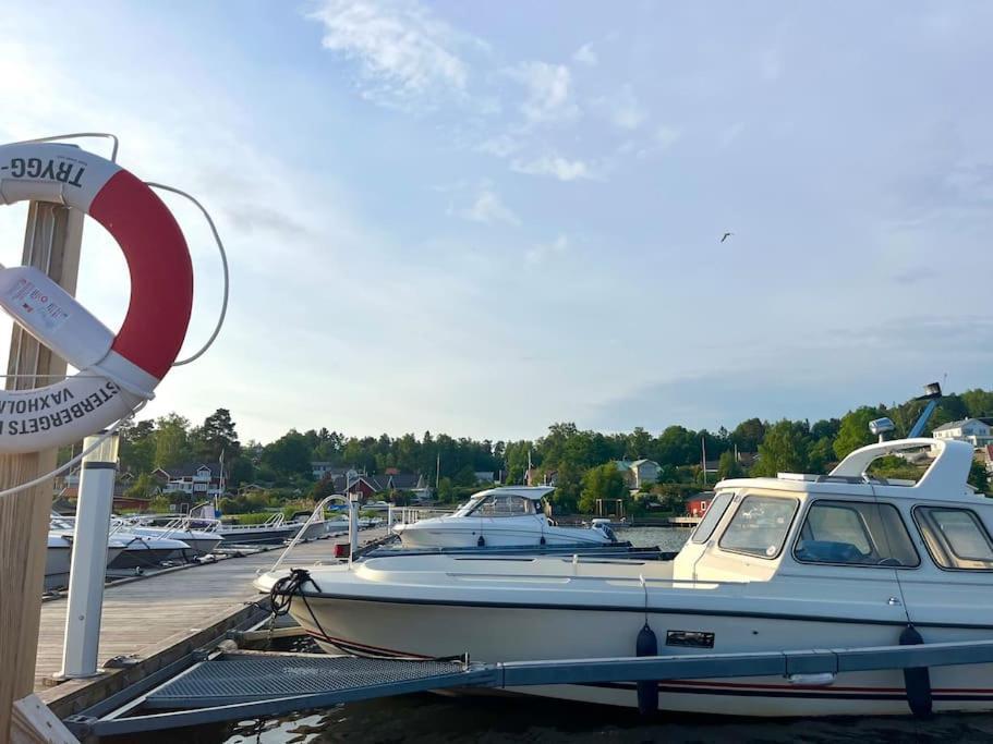 Hébergement de vacances Mysigt Sommarhus Med Havsutsikt Och Bastu