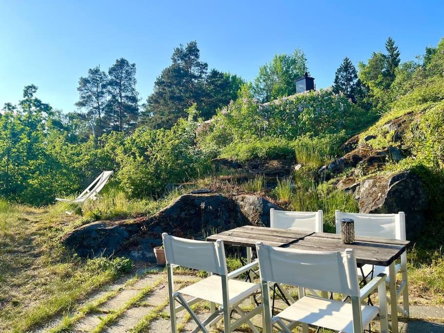 Mysigt Sommarhus Med Havsutsikt Och Bastu * Ville de Stockholm